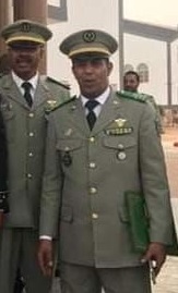 العقيد محمد ولد إسلمو مستشار قائد الأركان والعقيد المخطار ولد لفرك مدير إدارة الخرائط 