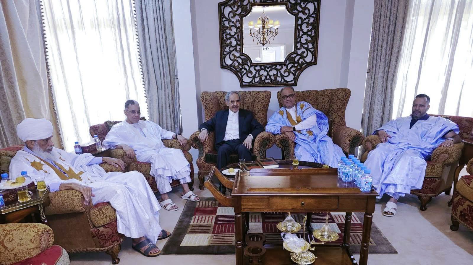 الرئيس الأسبق ولد الطايع يستقبل سفير موريتانيا في قطر