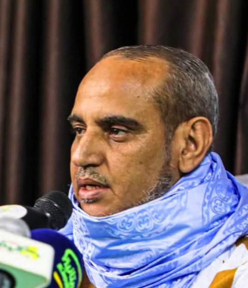 زعيم مؤسسة المعارضة: "البلد يواجه إشكالات عديدة"