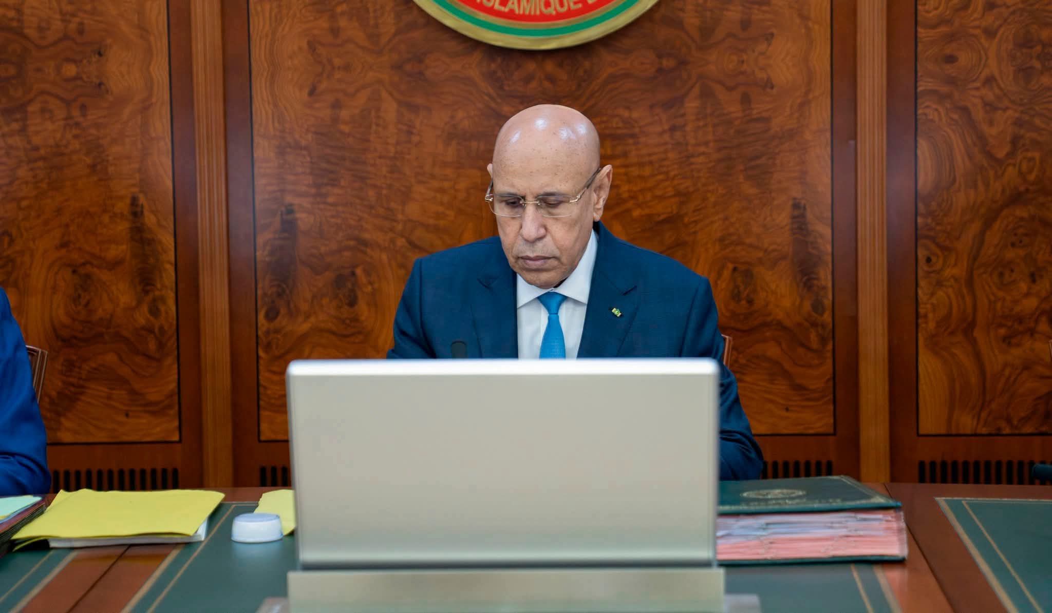 غزواني يدعو الشباب إلى مواصلة العمل والجهد في بناء الوطن