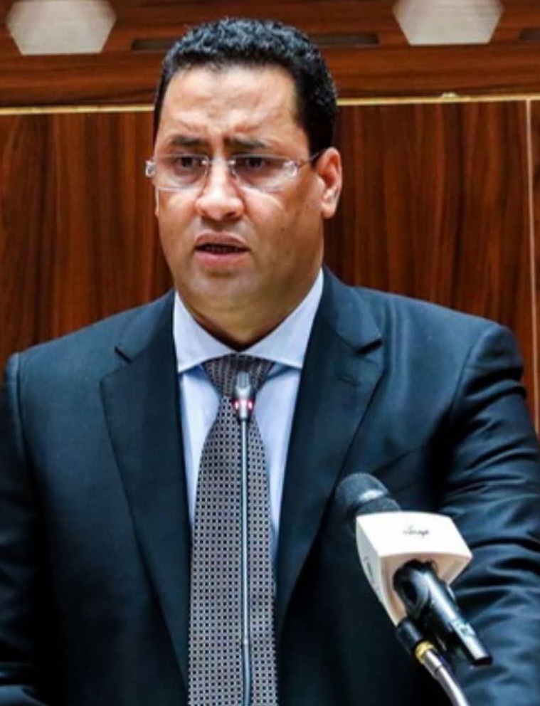 الوزير الأول يشيد بنجاح إسماعيل ولد الشيخ أحمد