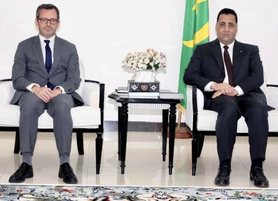 الوزير الأول يستقبل سفير فرنسا في موريتانيا