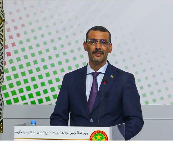 الناطق باسم الحكومة يسلط الضوء على الحملة الأمنية لتفكيك شبكة للابتزاز المالي