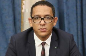 السيرة الذاتية لوزير الطاقة والنفط