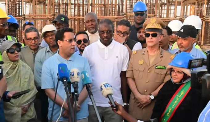 الوزير الأول يدعو إلى مواصلة الضغط على الحكومة والتنبيه إلى المشكلات