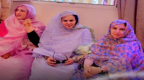 تكبر بنت أحمد وبرفقتها زينب بنت معاوية