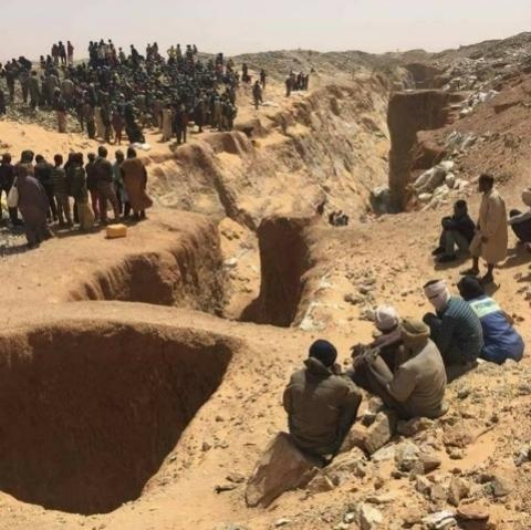 انهيار مقلع للتنقيب الأهلي في أكليب أندور بولاية تيرس زمور